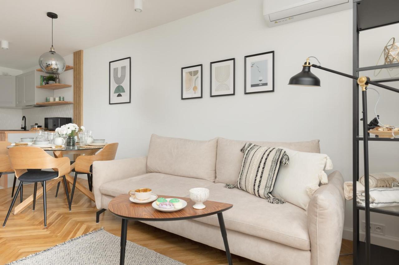 Lägenhet Zelazna Business Wola By Renters Warszawa