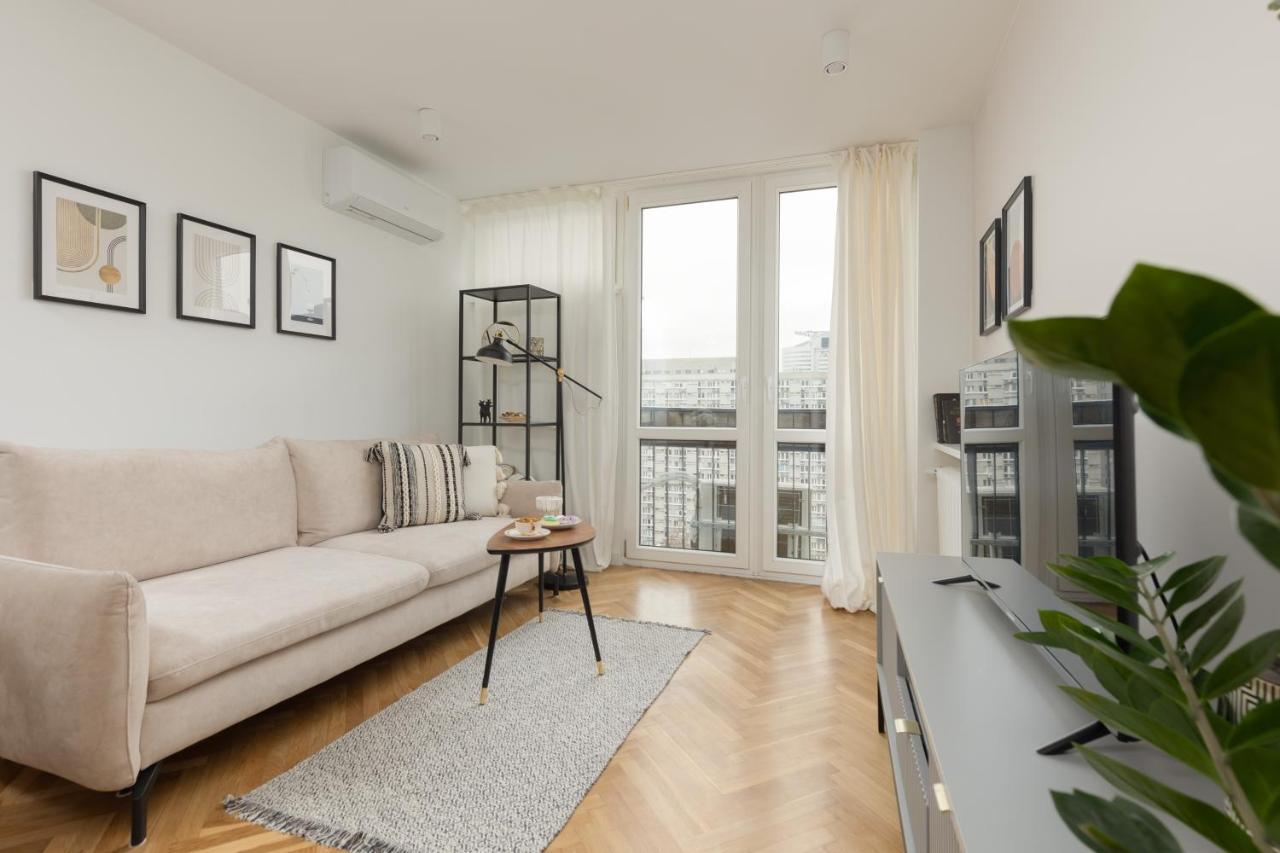 Lägenhet Zelazna Business Wola By Renters Warszawa